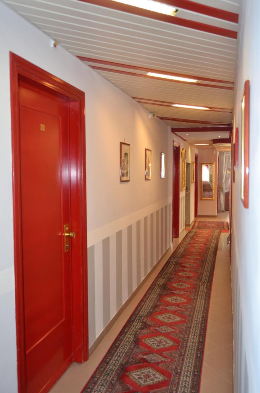 Hotel Facioni Pomezia Exterior photo