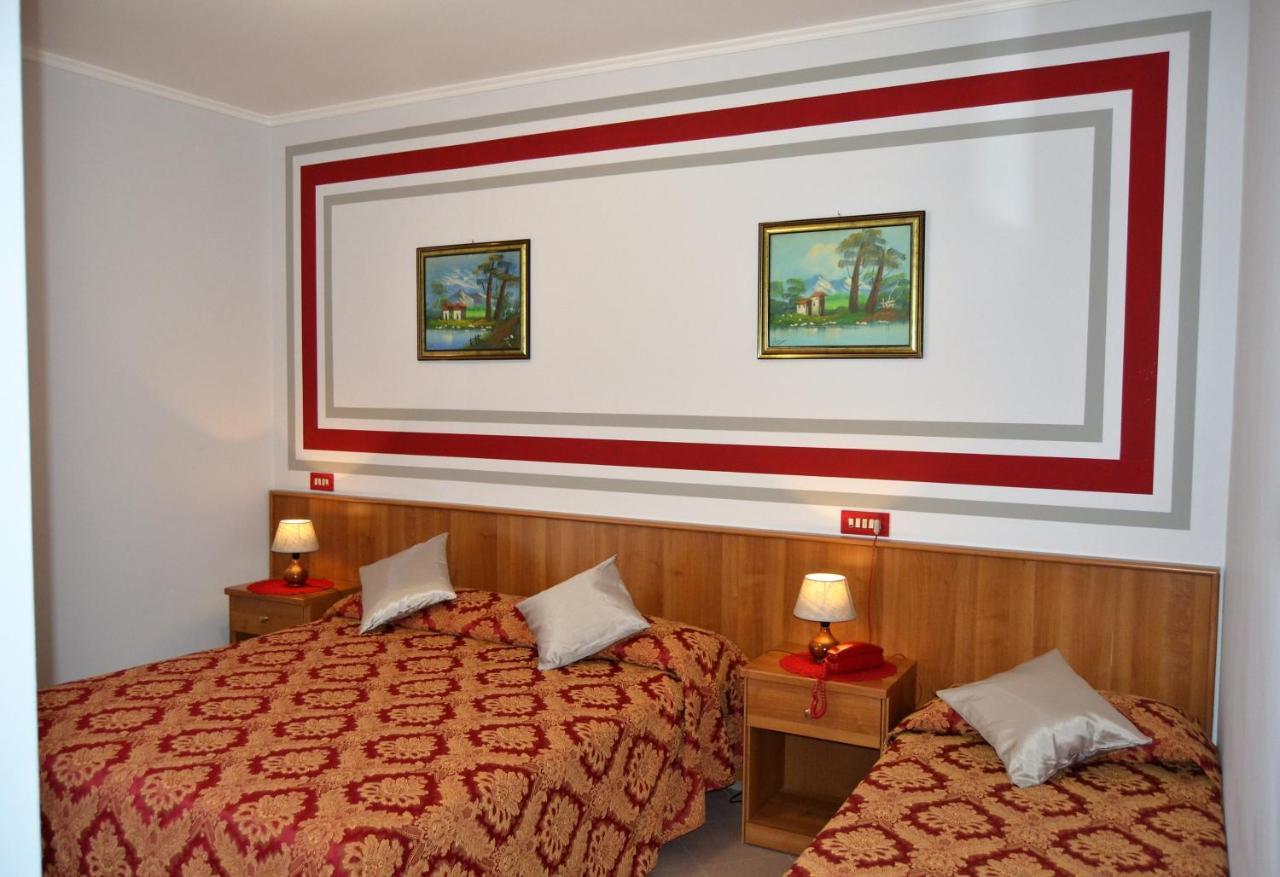 Hotel Facioni Pomezia Exterior photo
